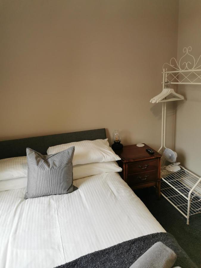 6 Dbl Bed, Central Huddersfield House Inc Parking Exterior photo