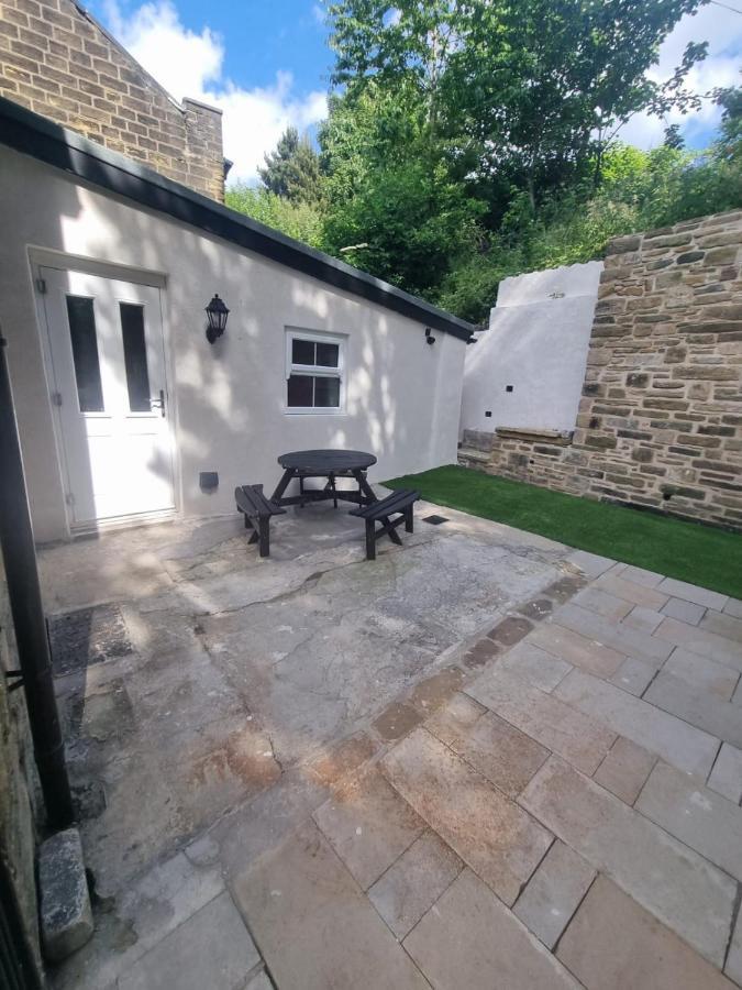 6 Dbl Bed, Central Huddersfield House Inc Parking Exterior photo